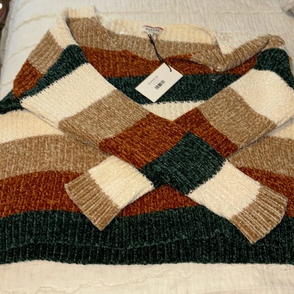 Sweater - Picture 1 of 2